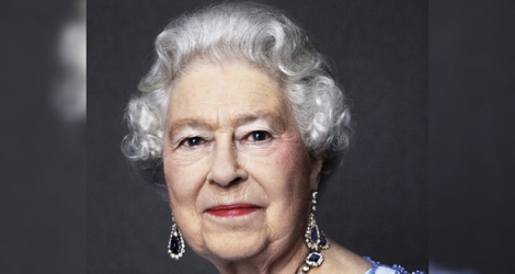 Elle a battu en septembre 2015 le record de longévité sur le trône jusque-là détenu par son arrière-arrière-grand-mère, la reine Victoria.