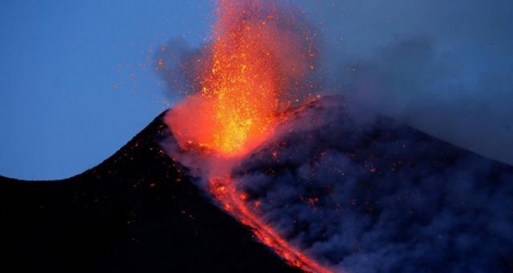 L'Etna est de nouveau entré en éruption mercredi soir.
