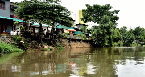 Dans ce quartier pauvre de Jakarta, les habitants sont devenus écologistes pour éviter l'expulsion.
