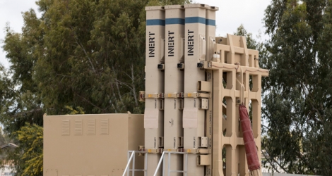 La firme israélienne fournira également de l'équipement pour le premier porte-avion indien, notamment des missiles sol-air longue portée, qui est encore en construction.