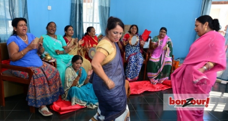 Le groupe Tulsi Mandali Geet Gawai est très demandé pour les mariages. 