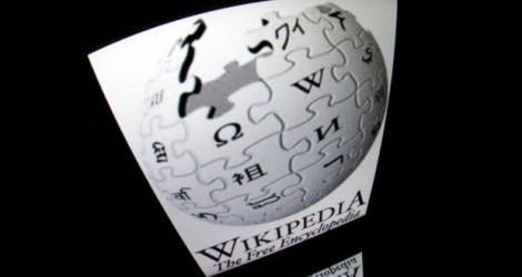 Un tribunal turc a rejeté la demande de la fondation Wikimédia de lever le blocage de l'encyclopédie en ligne Wikipédia en Turquie .