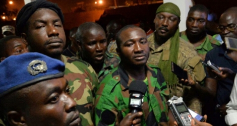 Issiaka Ouattara le porte-parole de soldats mutins, le 7 janvier à Bouaké .
