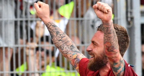De Rossi (33 ans), est le nouveau capitaine du club depuis la retraite sportive dimanche de Francesco Totti.