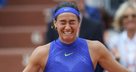 L'émotion de Caroline Garcia après sa victoire face à la Taïwanaise Su-Wei Hsieh, le 3 juin 2017 à Roland-Garros 