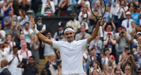 Le Suisse Roger Federer après son succès face à l'Allemand Mischa Zverev, le 8 juillet 2017 à Wimbledon .