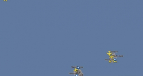 Capture d'écran de la vidéo montrant l’avion d’Emirates et celui d’Air Seychelles se frôlant le 14 juillet 2017 près de Plaisance.