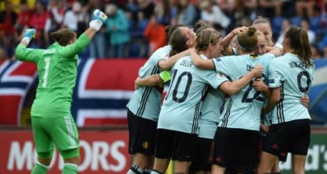 La joie des joueuses belges après leur deuxième but contre la Norvège, lors de l'Euro, le 20 juillet 2017 à Breda .