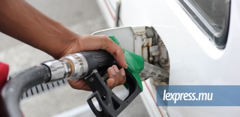 Les automobilistes devront débourser en moyenne Rs 2 de plus pour le litre de diesel ou d’essence.