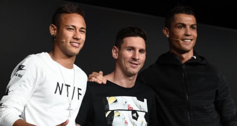 Neymar a été sélectionné aux côtés de Cristiano Ronaldo et Lionel Messi dans la liste de trois joueurs pouvant prétendre au titre de Joueur Fifa de l'année 2017.