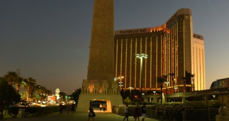 L'Hôtel Mandela Bay, depuis lequel le tireur Stephen Paddock a tiré sur la foule à Las Vegas, dans le Nevada, le 4 octobre 2017.