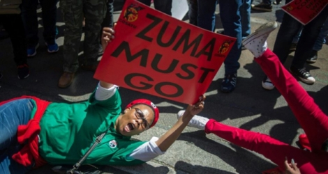 Une manifestante appelle au départ de Jacob Zuma, le 27 septembre 2017 à Johannesburg 