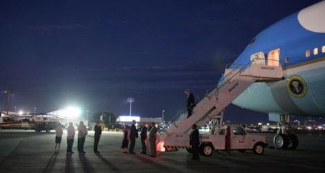 Donald Trump, débarquant d'Air Force One à son arrivée à Manille, le 12 novembre 2017 