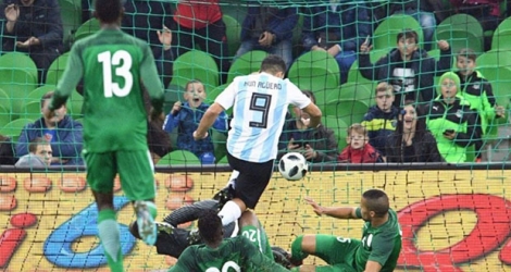 L'attaquant argentin Sergio Agüero marque contre le Nigeria, le 14 novembre 2017 à Krasnodar en Russie 