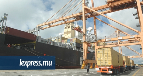 Les opérateurs du secteur d’exportation sont suspendus à la publication des nouveaux règlements du ministère du Travail régissant le salaire minimum.