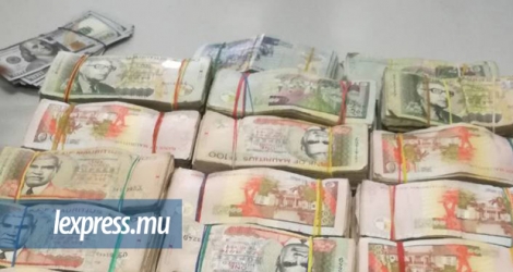 (Photo d’illustration) Rs 2 millions dont une partie en devises étrangères ont été volées lors de ce cambriolage.