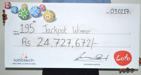 Le gagnant a récupérer son chèque au siège du Lottotech, à Ebène, ce mercredi 3 janvier.