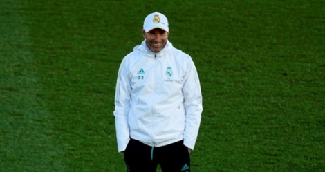 L'entraîneur français du Real Madrid, Zinedine Zidane, lors d'une session d'entraînement à Madrid, le 30 décembre 2017.