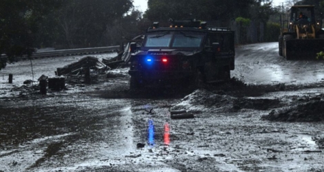 Opération de nettoyage après une coulée de boue à Montecito, le 9 janvier 2017 en Californie.