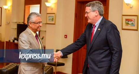L’ambassadeur américain David Dale Reimer a rencontré le Premier ministre, Pravind Jugnauth, au bâtiment du Trésor, vendredi 19 janvier.