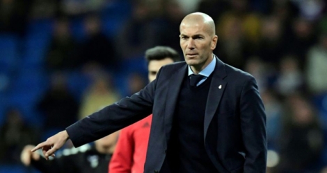 L'entraîneur du Real Madrid Zinédine Zidane donne des instructions lors de la Coupe du Roi face à Leganes, le 24 janvier 2018 à Madrid .