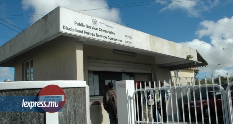 La Public Service Commission a informé ces Confidential Secretaries qu’ils avaient été rétrogradés le lundi 15 janvier. 