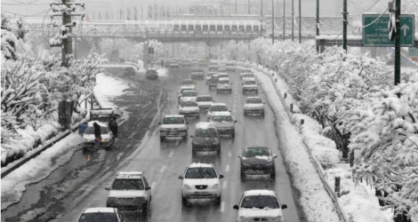 La vie tournait au ralenti dimanche matin dans le nord-ouest de l'Iran, où les autorités ont ordonné la fermeture des écoles et des administrations dans de nombreuses villes après de fortes chutes de neige.