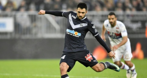 L'attaquant de Bordeaux Gaétan Laborde marque un pénalty face à Lyon en 23e journée de L1 le 28 janvier 2018