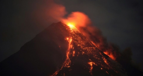 Le volcan philippin Mayon, à Daraga, le 28 janvier 2018.