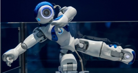 Le robot NAO construit par le groupe NEC, lors d'une présentation au Mobile World Congress de Barcelone, le 1er mars 2017 