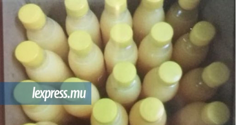 Plus d’une cinquantaine de bouteilles de jus contaminées avaient été saisies dimanche 11 février. 