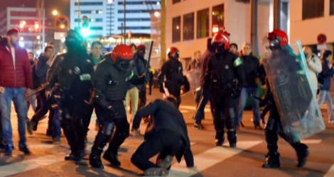 Scènes de violences entre police et supporters autour du stade San Mamés avant le match Athletic Bilbao-Spartak Moscou, le 22 février 2018.