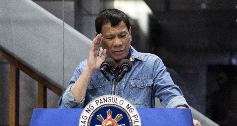 Le Haut-commissaire de l'ONU aux droits de l'Homme a estimé vendredi que le président philippin avait besoin d'un «examen psychiatrique». 