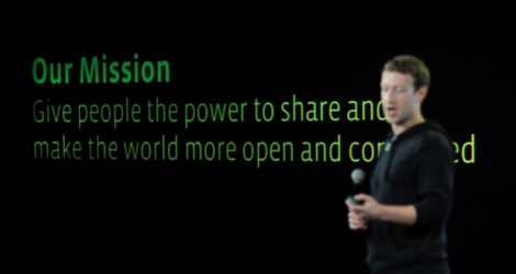 Le patron et fondateur de Facebook, Mark Zuckerberg, expose en 2013 son objectif de «construire un monde plus ouvert et connecté».