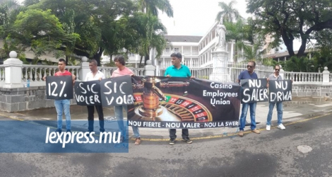 Les employés des Casinos de Maurice ont manifesté ce mercredi 4 avril devant l’hôtel du gouvernement, entre autres.