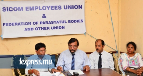 Satyen Bose Hoolass, président de la SICOM Employees Union, était face à la presse, ce lundi 9 avril. [© Rishi Etwaroo]