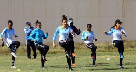 Des footballeuses libyennes lors d'un entraînement à Tripoli, le 22 mars 2018 