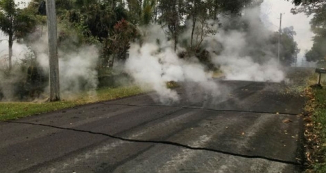 Deux nouvelles fissures ont fait leur apparition suite à l'éruption du volcan Kilauea, le plus actif de Hawaï.