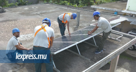 Le Home Solar Project lancé ce jeudi 17 mai permet aux foyers d’économiser sur l’électricité grâce à l’énergie solaire.