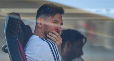 Le footballeur argentin à son arrivée avec l'équipe d'Argentine à Barcelone le 31 mai 2018.