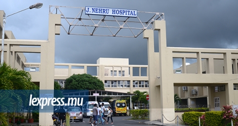 La quinquagénaire a été admise à l’hôpital Jawaharlal Nehru.