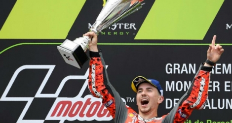 L'Espagnol Jorge Lorenzo remporte le GP de Catalogne en MotoGP sur le circuit de Montmelo, près de Barcelone.