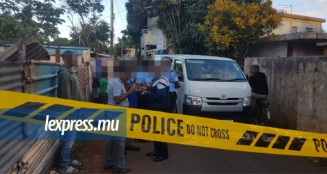 Policiers et éléments de la Scene of Crime Unit ont été mobilisés à Riche-Terre ce mardi matin 26 juin.