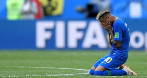 Neymar fond en larmes après avoir marqué le second but du Brésil face au Costa Rica au Mondial à Saint-Pétersbourg, le 22 juin 2018.