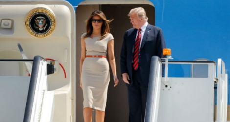 Le président américain Donald Trump et son épouse Melania à leur arrivée à l'aéroport britannique de Stansted.