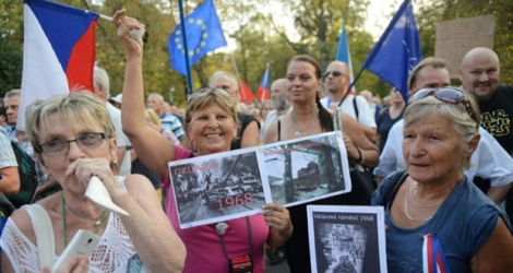 Manifestation devant l'ambassade russe à Prague le 20 août 2018, 50 ans après la répression du Printemps de Prague par Moscou.