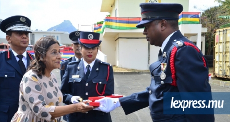 Fazila Jeewa-Daureeawoo a annoncé une formation pour 114 pompiers.