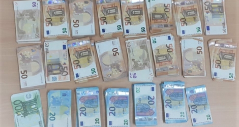  Une importante somme d’argent a été retrouvée chez l’un des ressortissants sud-africains qui habite à Pereybère.