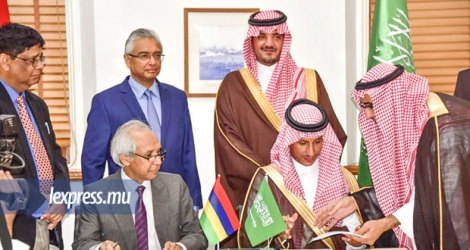 Un accord a été signé entre le ministre de la Santé, Anwar Husnoo, et son homologue saoudien le lundi 2 juillet. Rs 1,7 Md ont été obtenues pour construire un hôpital à Flacq.