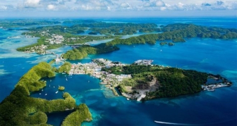 Les îles Palaos sont situées à mi-chemin approximativement entre l’Australie et le Japon.